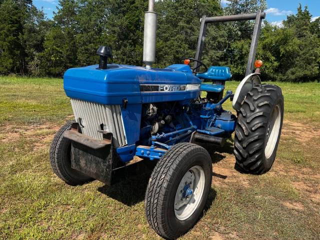 Image of Ford 3910 equipment image 2