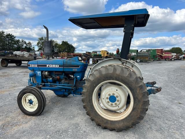 Image of Ford 3910 equipment image 2