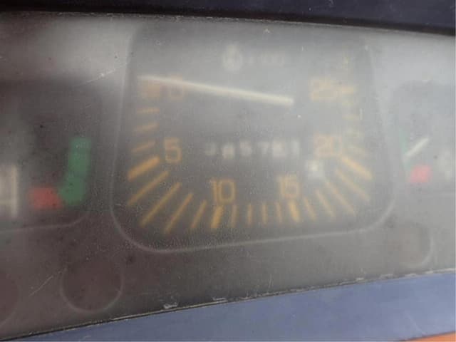 Image of Ford 3910 equipment image 4