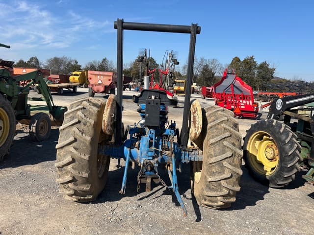 Image of Ford 3910 equipment image 2