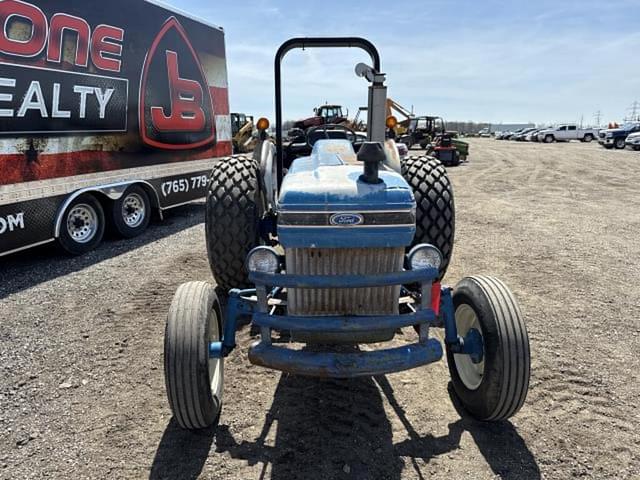 Image of Ford 3910 equipment image 4