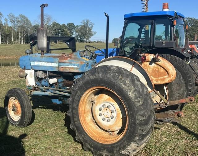 Image of Ford 3910 equipment image 2