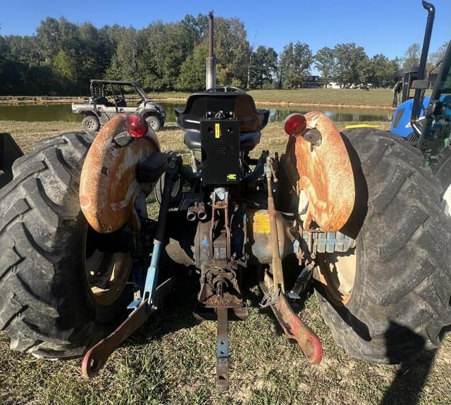 Image of Ford 3910 equipment image 3