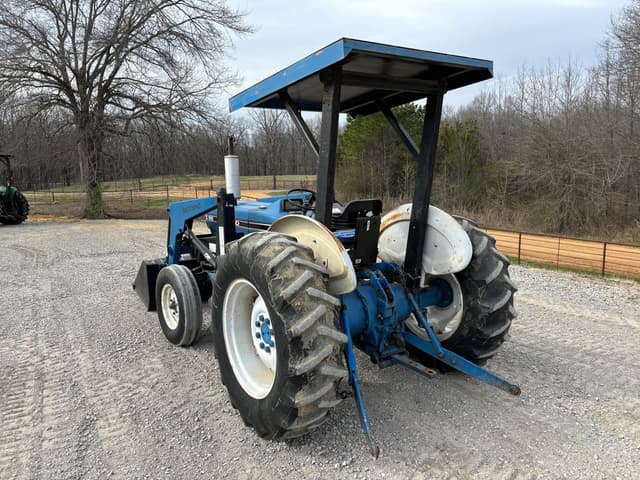 Image of Ford 3910 equipment image 4