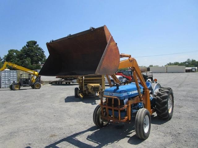 Image of Ford 3910 equipment image 1