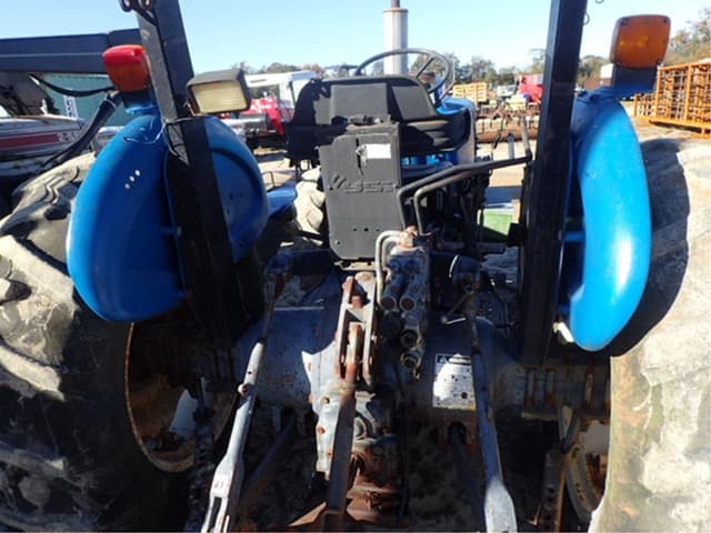 Image of Ford 3930 equipment image 4