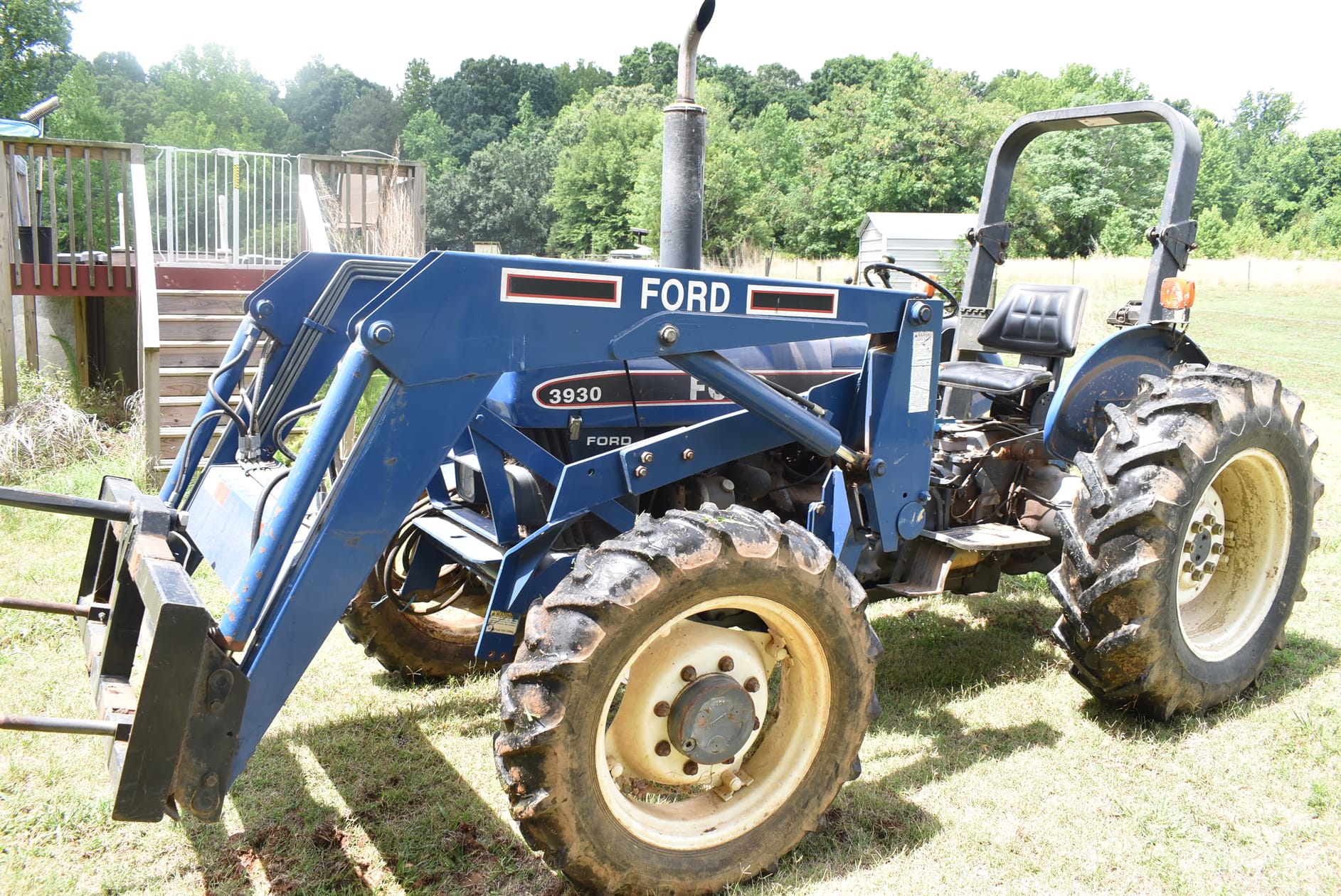 Ford 3930 Equipment Image0