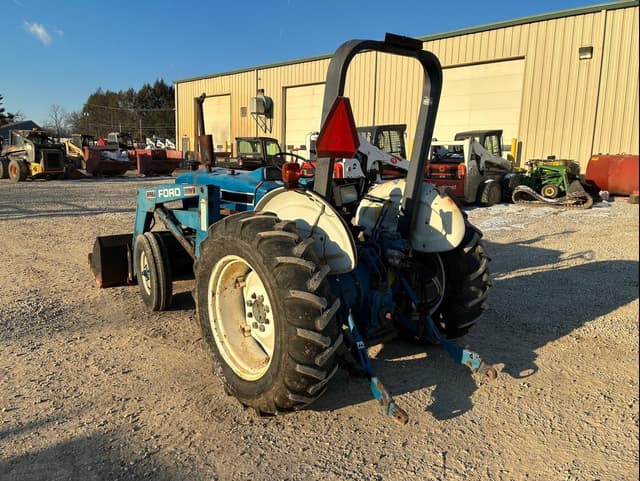 Image of Ford 3930 equipment image 2