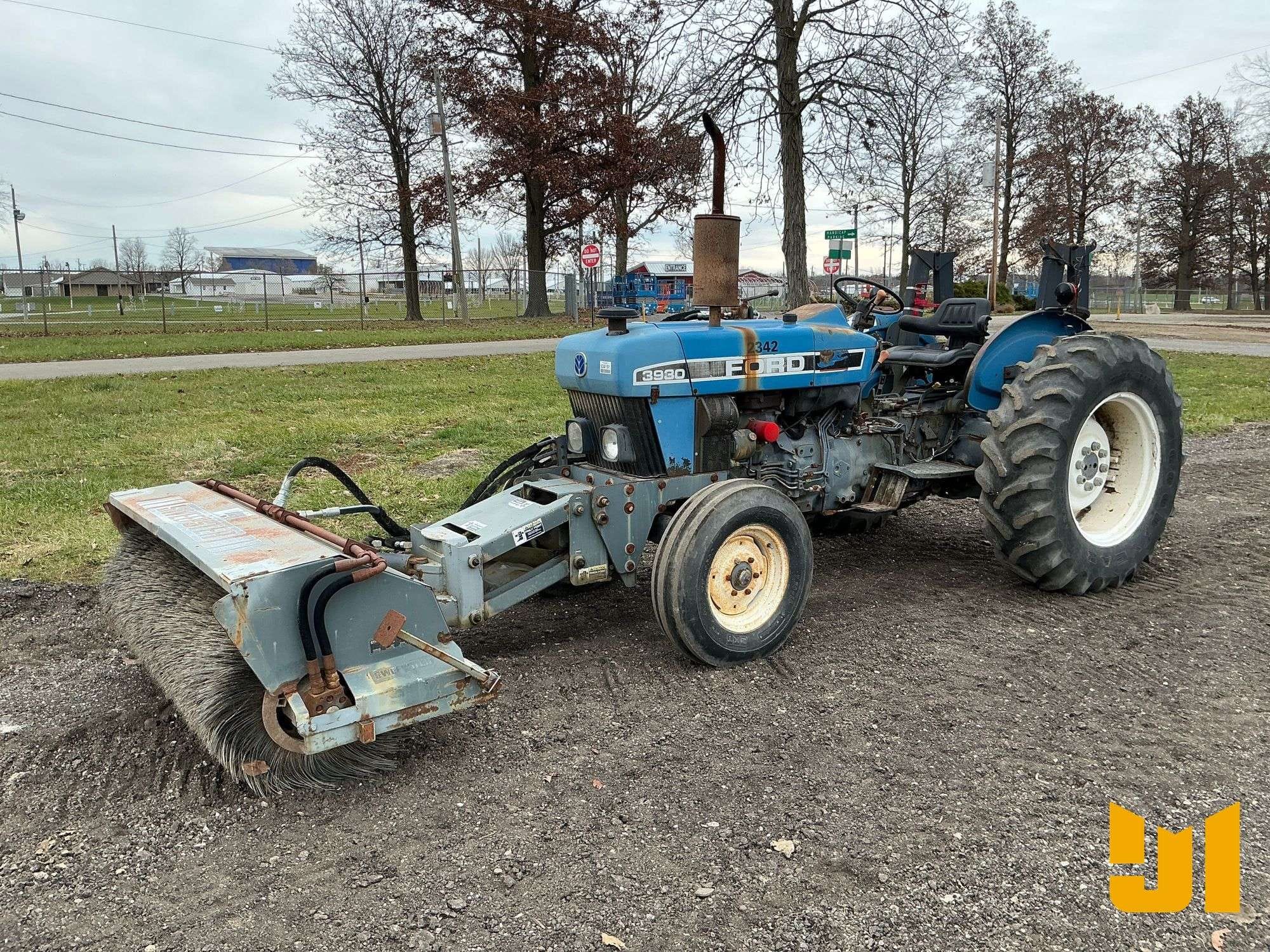 Ford 3930 Equipment Image0