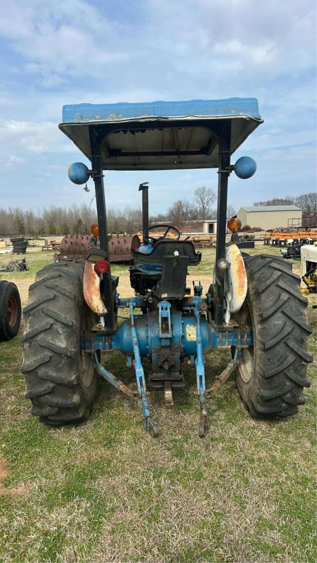 Image of Ford 3930 equipment image 1