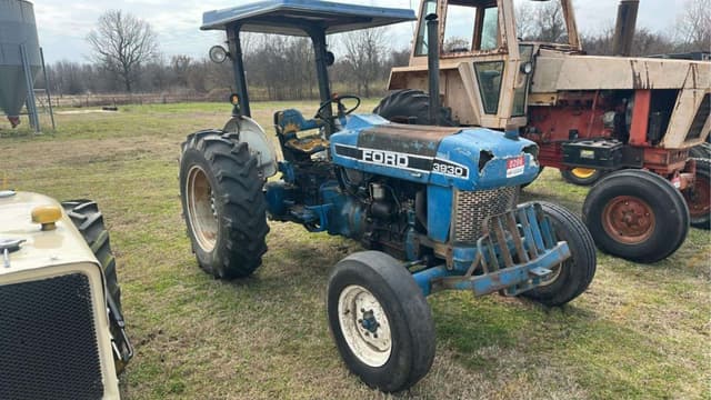 Image of Ford 3930 equipment image 3