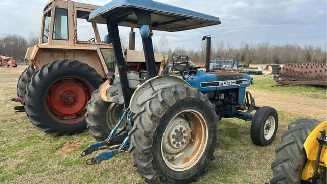 Image of Ford 3930 equipment image 2