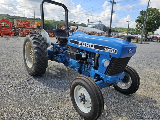 Image of Ford 3930 equipment image 3
