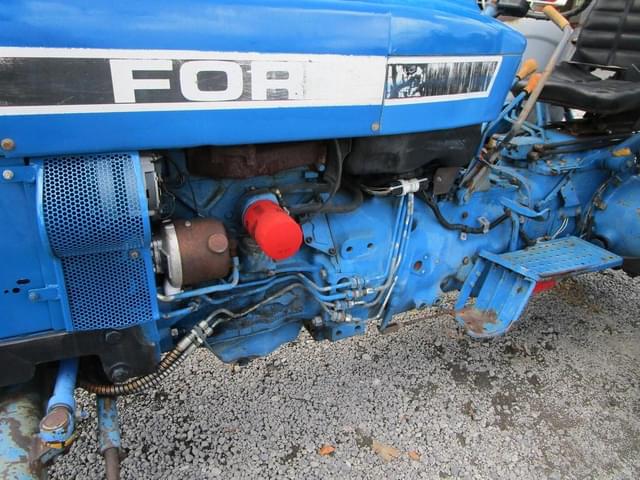Image of Ford 3930 equipment image 3