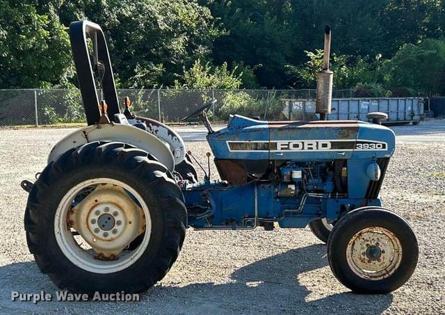 Image of Ford 3930 equipment image 3