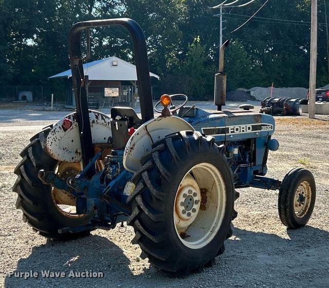 Image of Ford 3930 equipment image 4