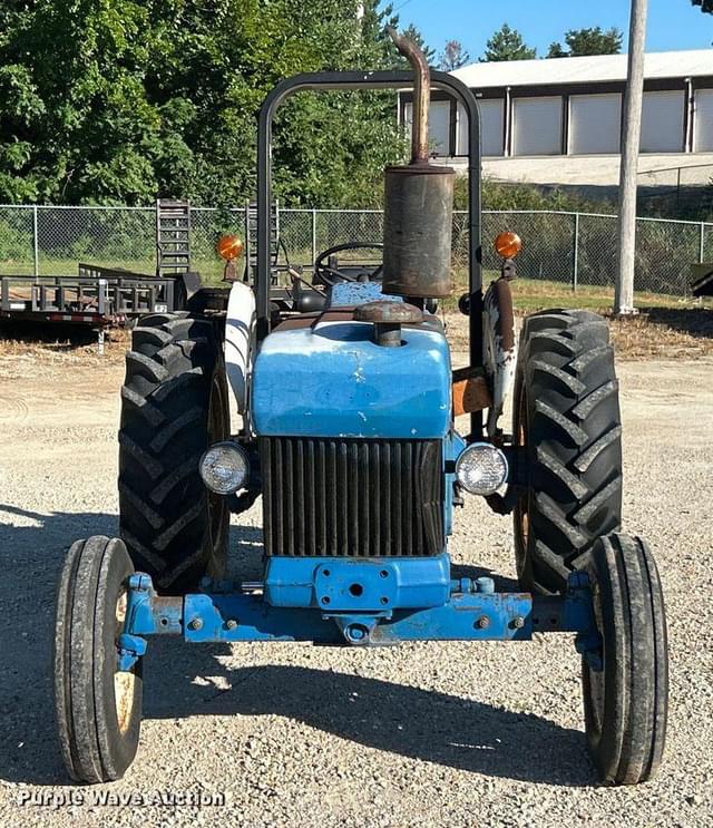Image of Ford 3930 equipment image 1