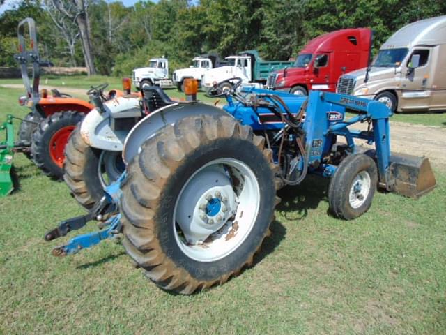 Image of Ford 3930 equipment image 1