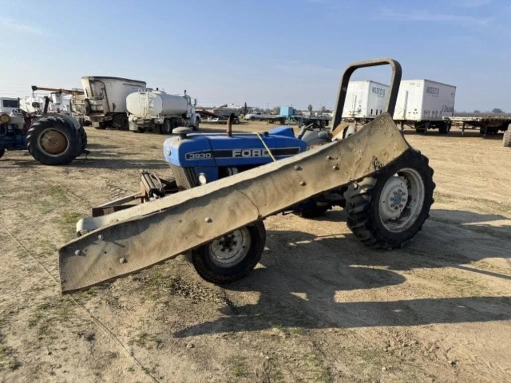 Image of Ford 3930 Image 1