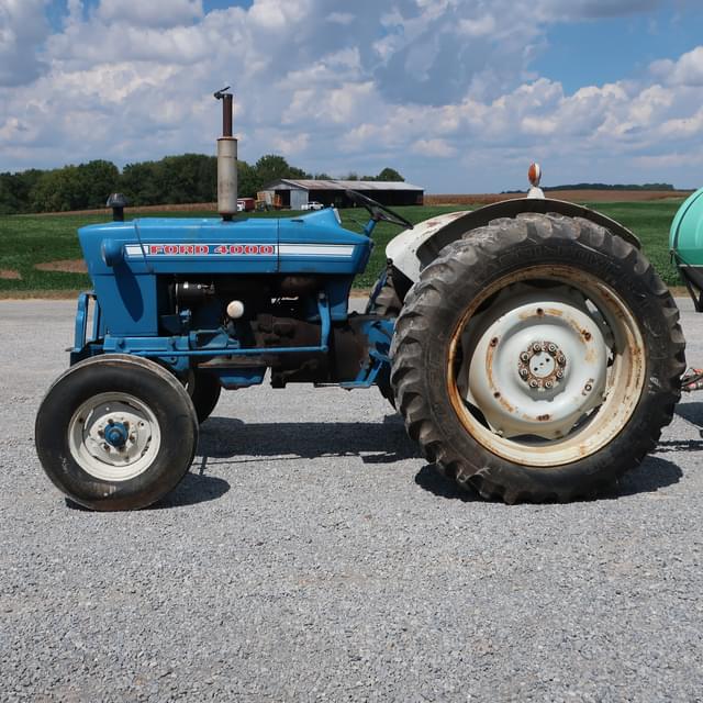 Image of Ford 4000 equipment image 4