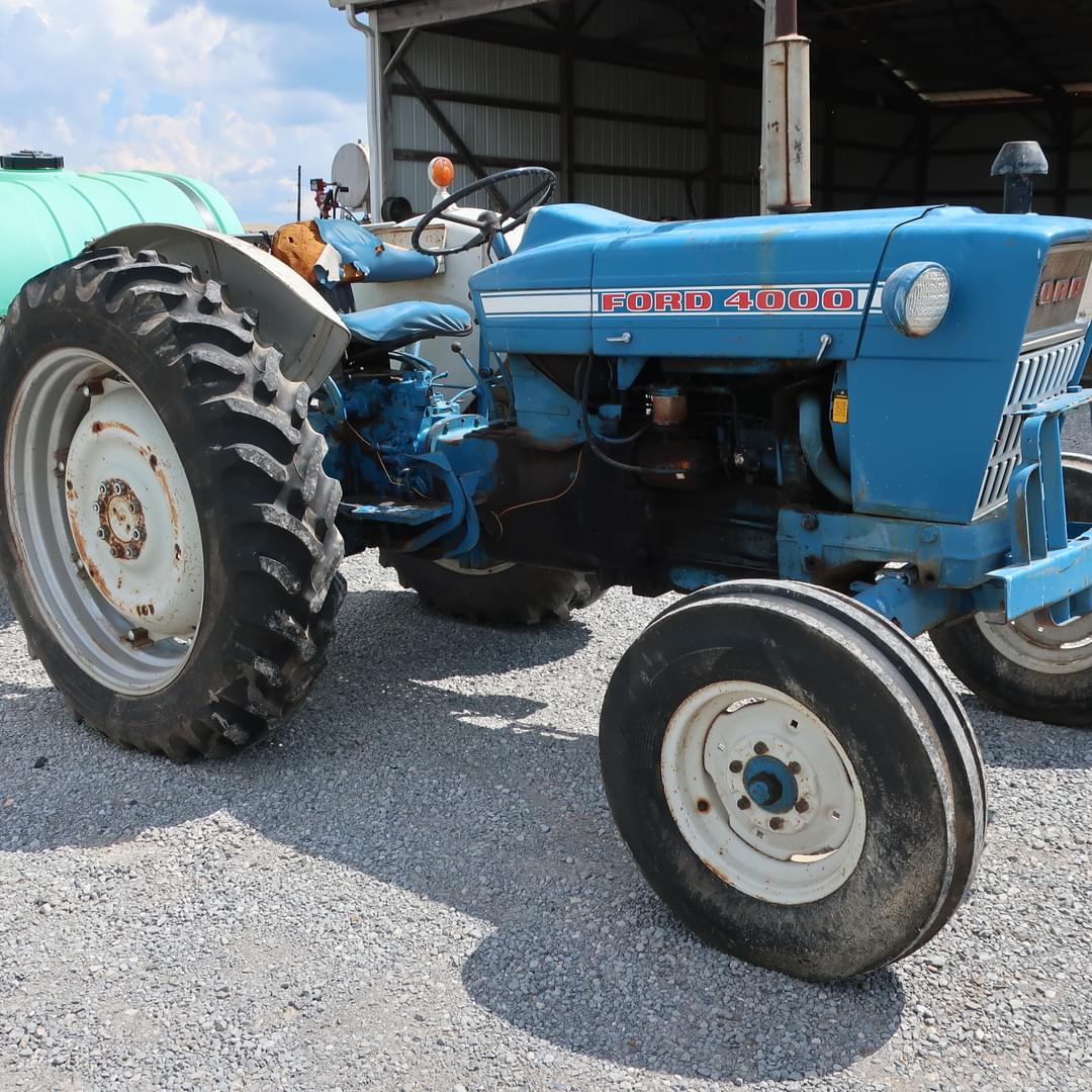 Image of Ford 4000 Primary image