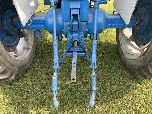 Image of Ford 4000 equipment image 4