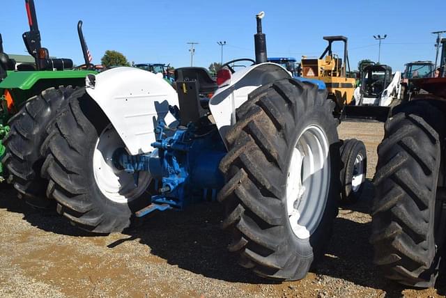 Image of Ford 4000 equipment image 2