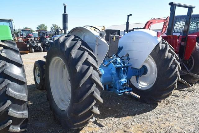 Image of Ford 4000 equipment image 1