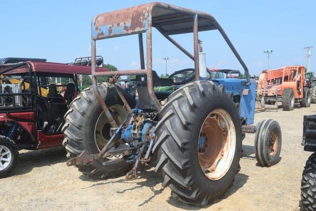 Image of Ford 4000 equipment image 2