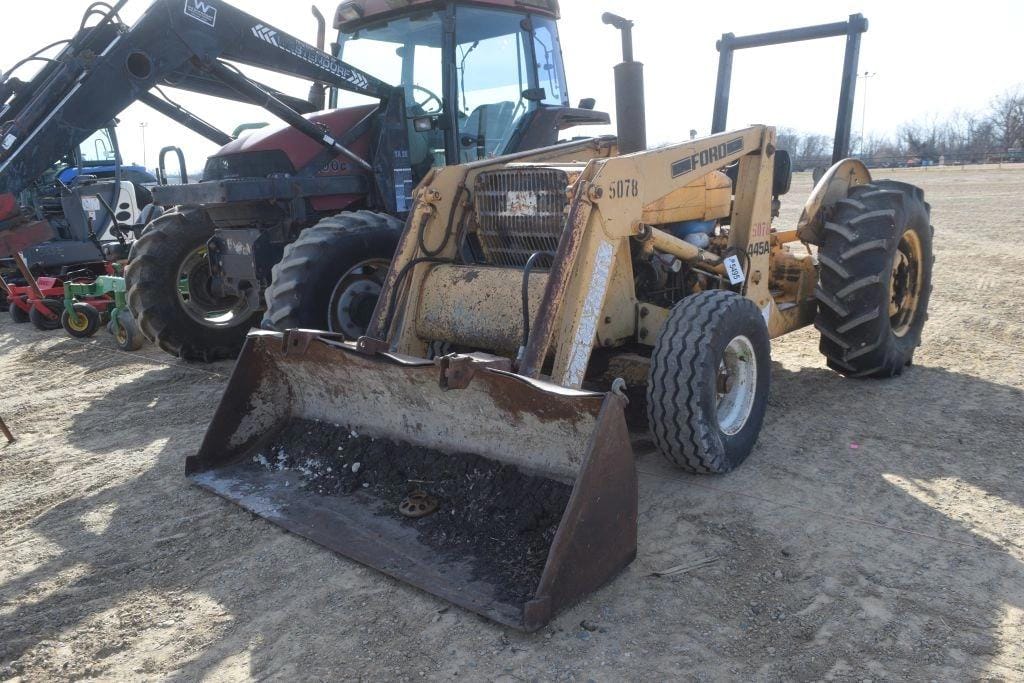 Ford 4000 Equipment Image0