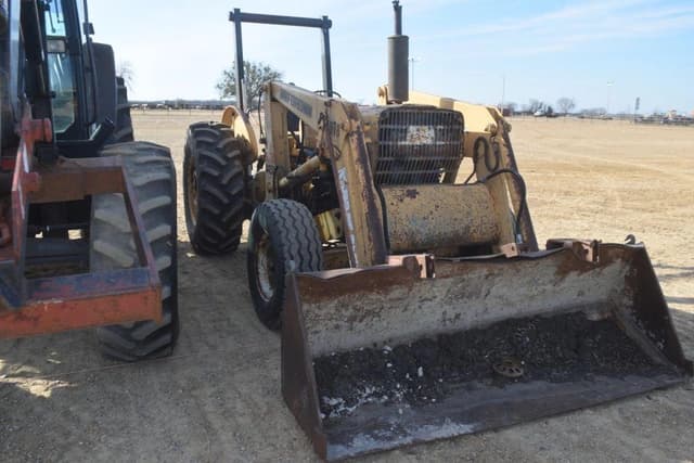 Image of Ford 4000 equipment image 3