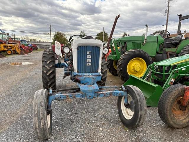 Image of Ford 4000 equipment image 2