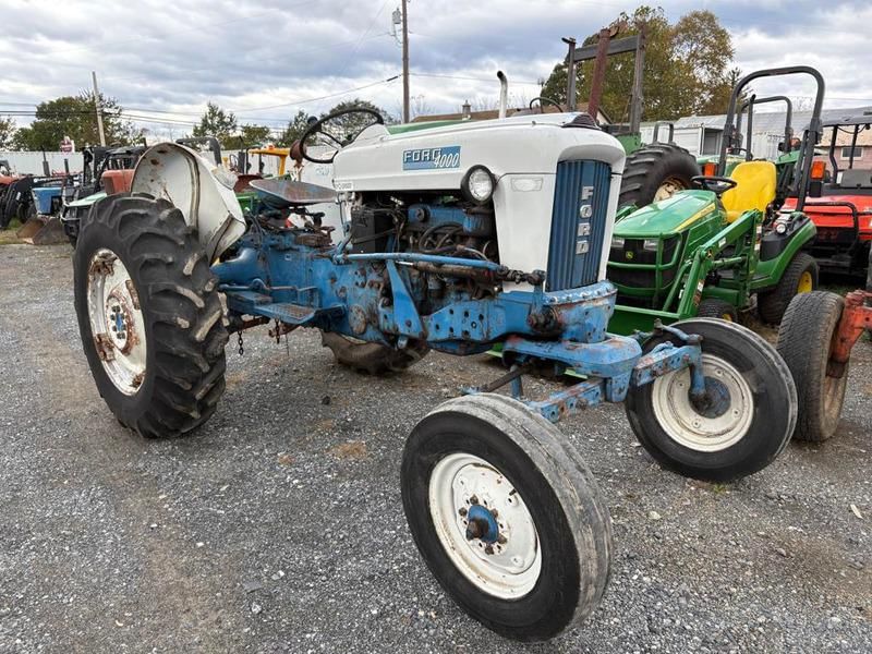 Ford 4000 Equipment Image0