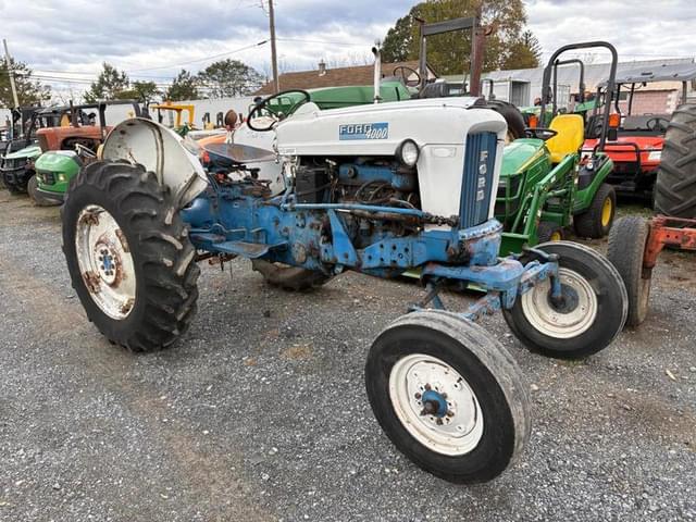 Image of Ford 4000 equipment image 1