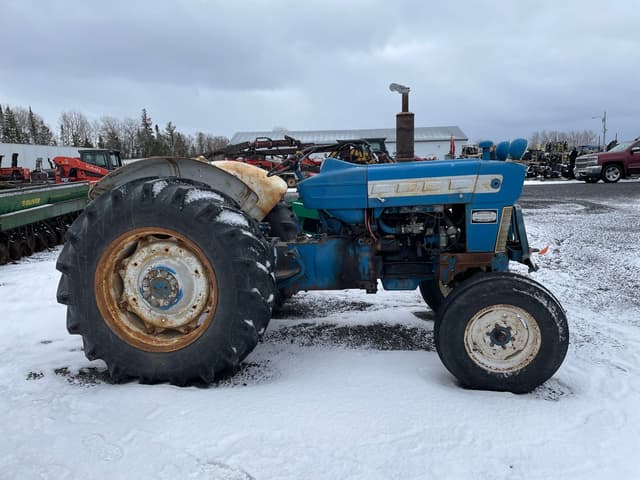 Image of Ford 4000 equipment image 3
