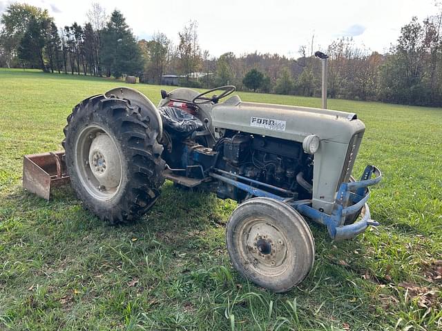 Image of Ford 4000 equipment image 1