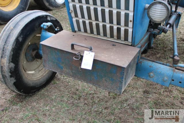 Image of Ford 4000 equipment image 4
