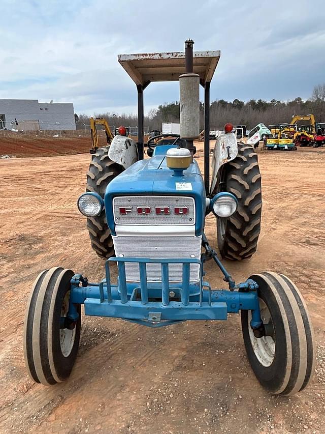 Image of Ford 4000 equipment image 4