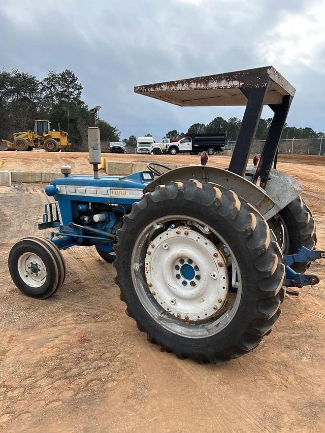 Image of Ford 4000 equipment image 3