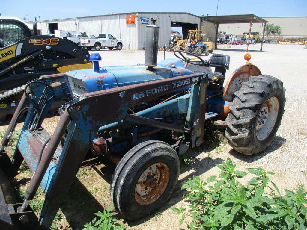 Image of Ford 4000 Image 1