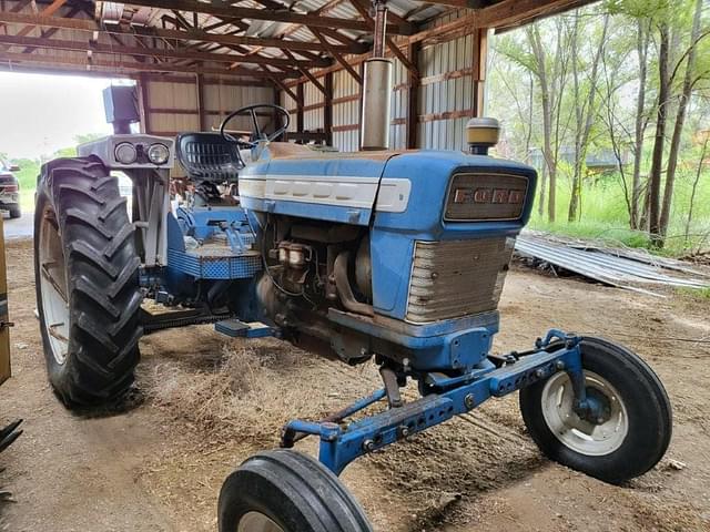 Image of Ford 4000 equipment image 4