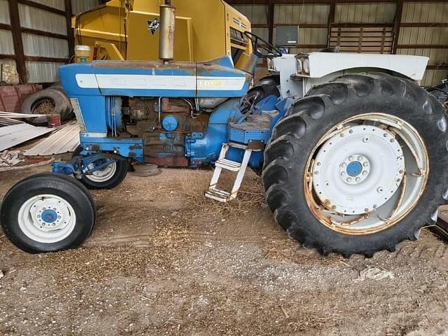 Image of Ford 4000 equipment image 3