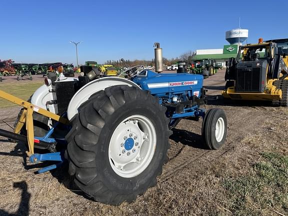 Image of Ford 4000 equipment image 2