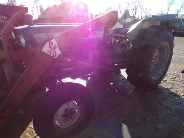 Image of Ford 4000 equipment image 3