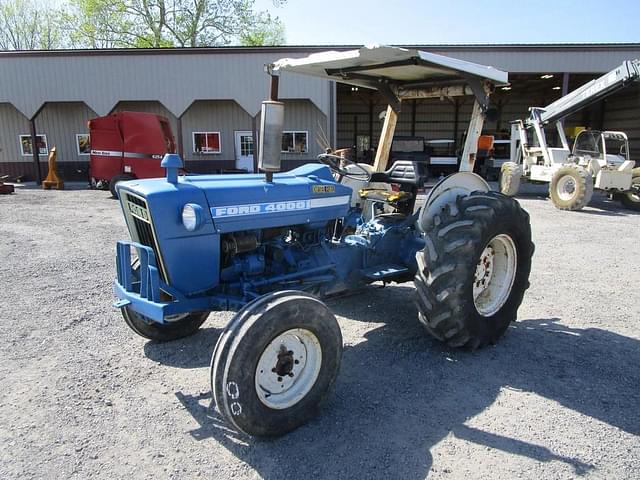 Image of Ford 4000 equipment image 2