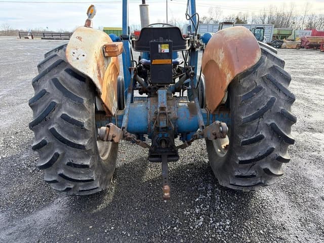 Image of Ford 4000 equipment image 4