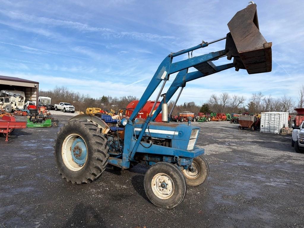 Ford 4000 Equipment Image0