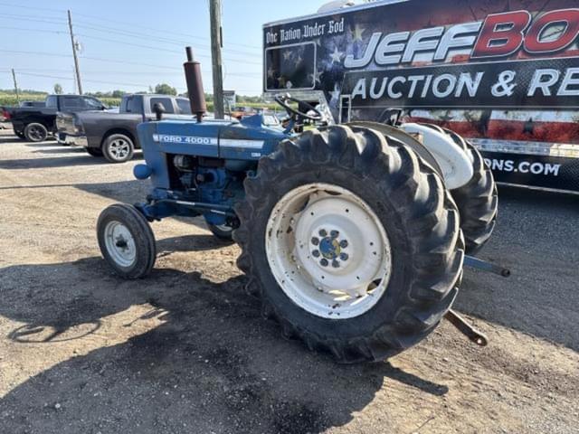 Image of Ford 4000 equipment image 1