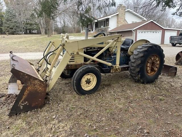 Image of Ford 4000 equipment image 2