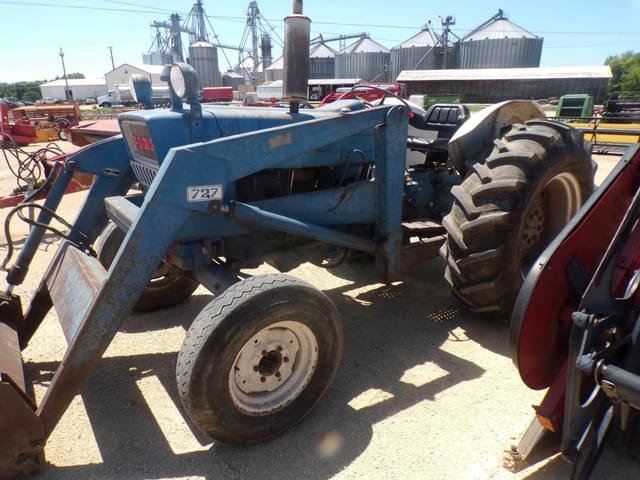 Image of Ford 4000 equipment image 3
